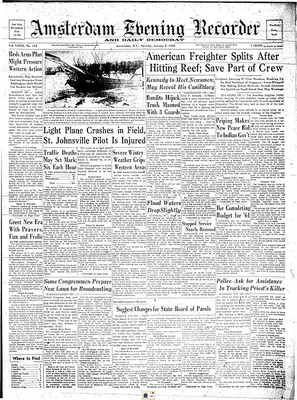 Old newspaper clipping reporting an American freighter splitting after hitting a reef